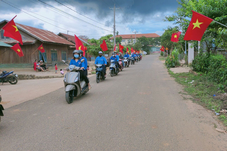 Tuổi trẻ Lạc Dương tuyên truyền về công tác bầu cử đại biểu Quốc hội khóa XV và đại biểu HĐND các cấp nhiệm kỳ 2021 - 2026