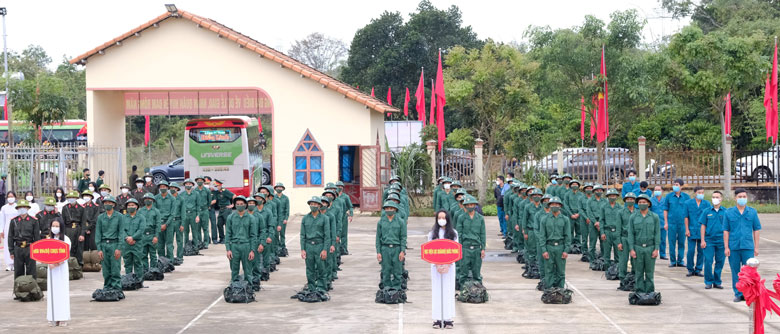 Thực hiện tốt việc tuyển gọi công dân lên đường nhập ngũ là một trong những thành tựu quan trọng trong đợt thi đua cao điểm của LLVT tỉnh