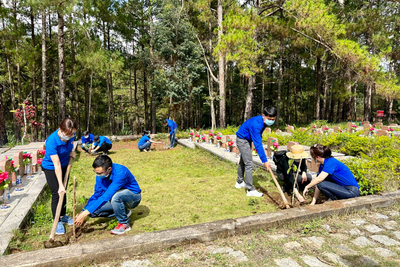 Đoàn viên, thanh niên Đoàn Khối Các cơ quan tỉnh ra quân ngày Chủ nhật xanh trong tháng Thanh niên 2022