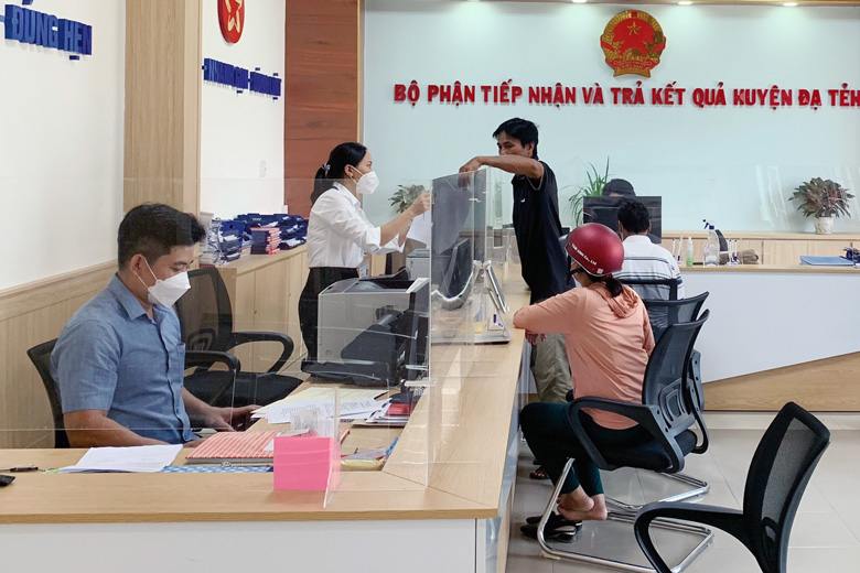 Bộ phận tiếp nhận và trả kết quả ở hai cấp huyện, xã hoạt động ngày càng hiệu quả, chất lượng