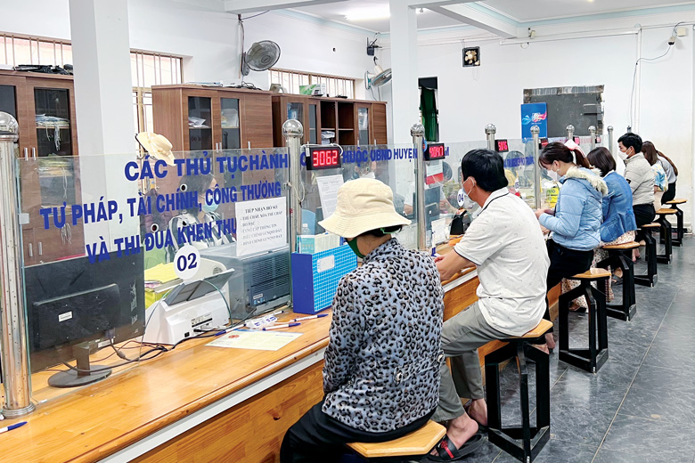 Cải cách hành chính tại Bộ phận một cửa huyện Bảo Lâm đã được chú trọng, lấy người dân làm trung tâm