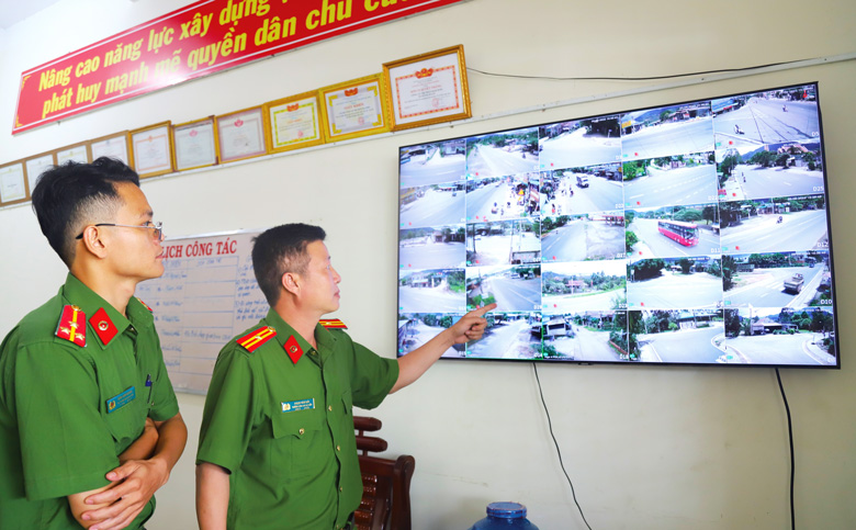 Trung tâm Giám sát, điều hành Mô hình Camera an ninh tại Công an thị trấn Đạ M’ri